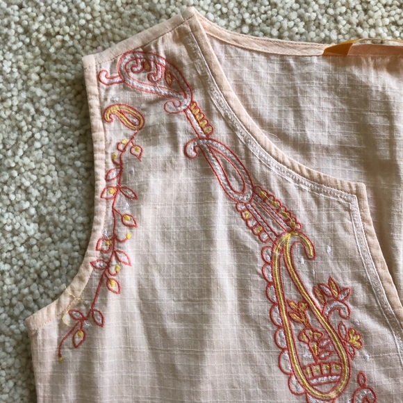 Annabelle Boho embroidered sleeveless shell Top - Picture 4 of 11